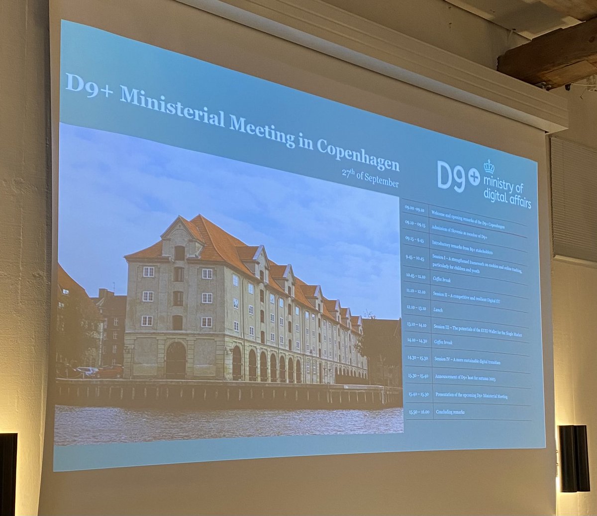 Syyskuun kohokohta osui kuun loppuun. Viime viikolla digiedelläkävijämaiden ja elinkeinoelämäjärjestöjen tapaaminen Kööpenhamissa. 
Kiitos ⁦@JpRistola⁩ ⁦<a href="/LasseLaitinen/">Lasse Laitinen</a>⁩ Suomen profiilin nostamisesta mm. Digi- ja teknologiakysymyksissä. #yhteistyö ⁦<a href="/TEM_uutiset/">TEM</a>⁩