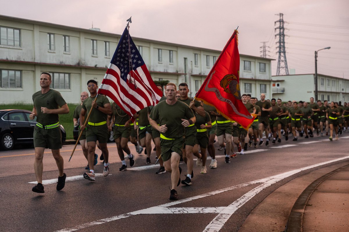 1stMAW_Marines's tweet image. U.S. Marine Corps Lt. Col. Michael Jones, commanding officer of #Marine Wing Headquarters Squadron 1, leads a motivational run at Camp Foster, Okinawa, Japan, Sept 26, 2024.

📸 Cpl. Kyle Chan, Lance Cpl. Sav Ford