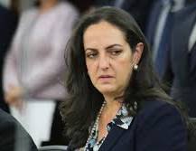 Eclides3's tweet photo. Senadora María Fernanda Cabal, si "RTVC es la caja de resonancia de la FARC", cuántas cajas de resonancia tiene el paramilitarismo?
Una de ellas es @WRadioColombia que la entrevista todos los días? https://t.co/zcb54t2L8A