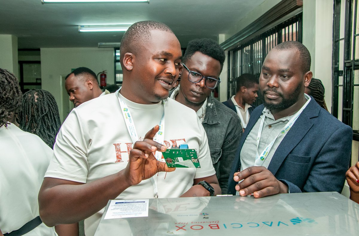 AccessDrop's tweet image. Wow, what a day! 🎉 Hosting the KONZA IASP Conference technical tour was amazing! We showed how #Vaccibox is changing the game in storing heat-sensitive medical items. Big shoutout to the Konza delegates and IASP for the incredible experience! 🚀🌍🙌

#KONZA #IASPConference #Tech