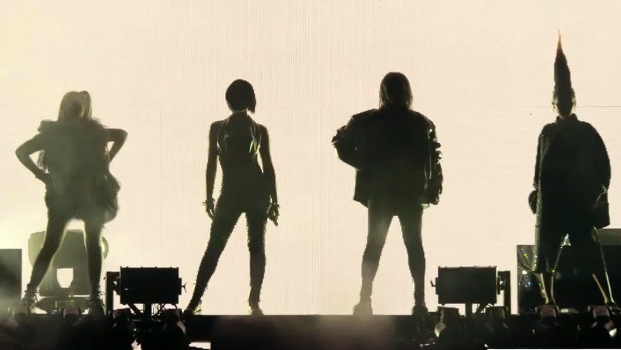 dailytre4sure's tweet photo. them be like: it's just a silhouettes

no, it's THE 2NE1 SILHOUTTES https://t.co/0M6VV8lVPC