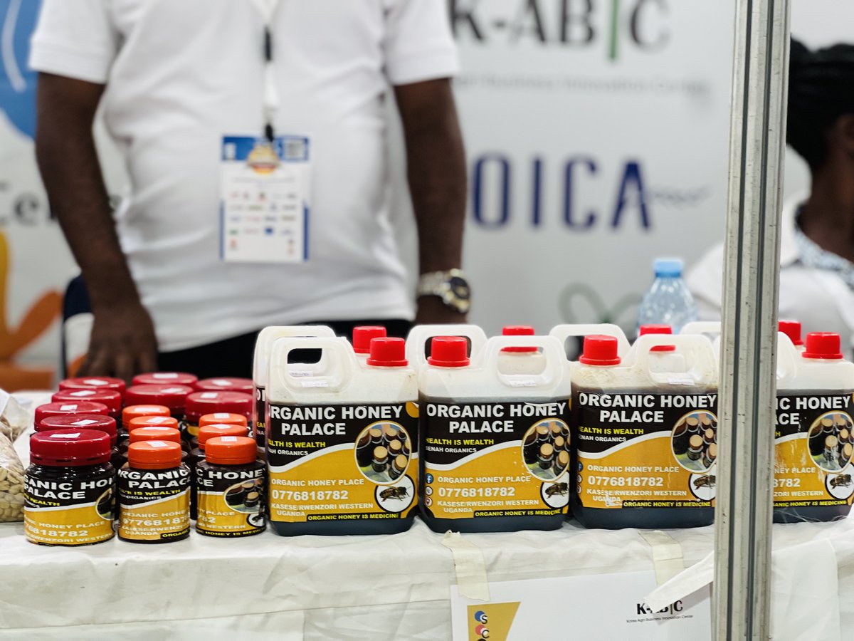 ScaduKabic's tweet photo. #SCADUprojectUpdates !
“🌿🍯 Introducing one of the star products at the @ScaduKabic booth: Organic Honey from the Rwenzori Organic Coffee Farmers Mountain Harvest Cooperative Society Limited (ROCS)! Sourced from the Rwenzori region, this honey is 100% pure, natural, and packed with health benefits:
✨ Rich in antioxidants, boosting immunity
🌱 Naturally antibacterial—perfect for soothing sore throats
💧 Aids digestion and promotes gut health
🍃 Sustainably harvested, supporting local communities in the Rwenzori region
Come experience the taste of nature and learn more about how this golden treasure can enrich your health and wellbeing!
#UGITF24