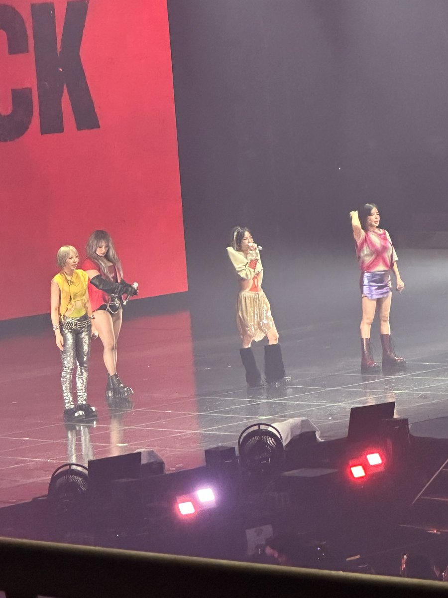 WeLoveDara's tweet photo. https://t.co/SabDdi18zy