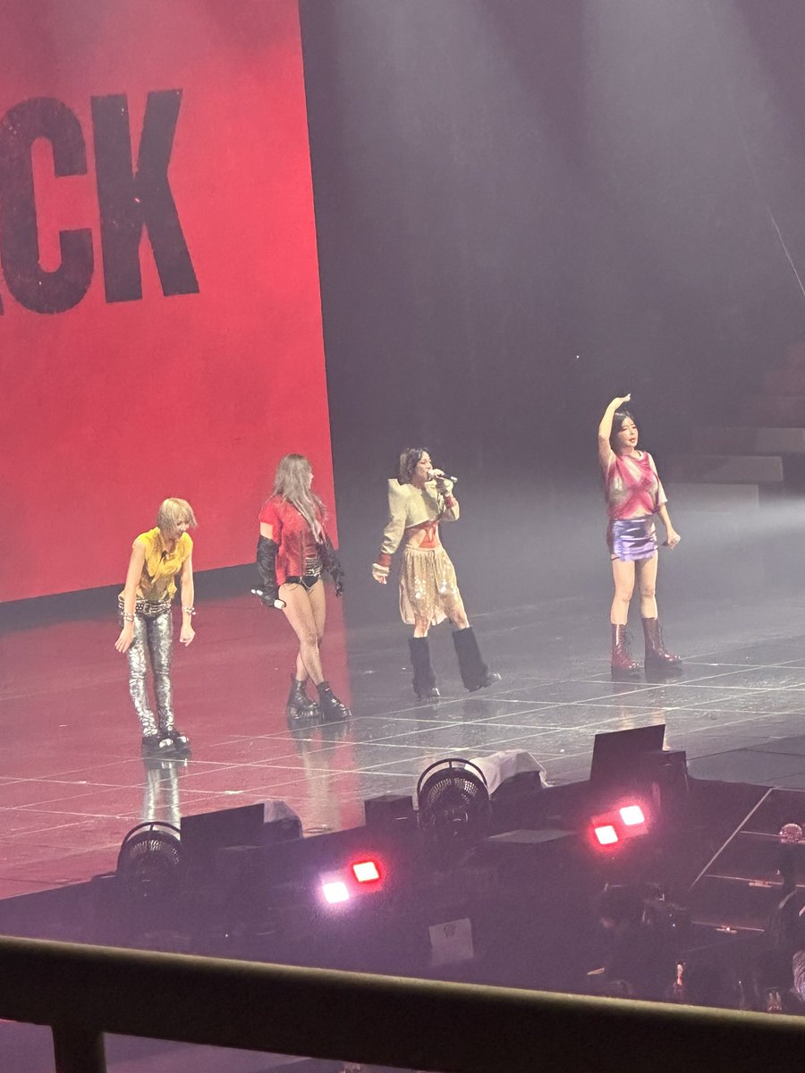 WeLoveDara's tweet photo. https://t.co/SabDdi18zy
