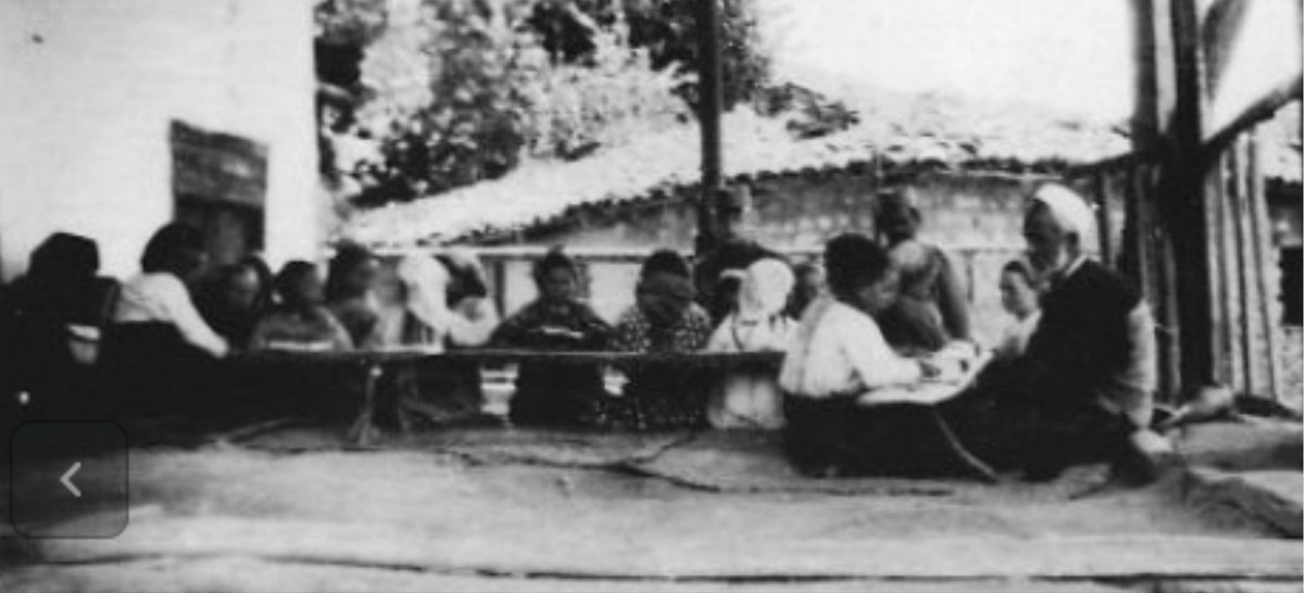 Ago_Mutish's tweet photo. 1924 Lozan Nüfus Mübadelesi öncesinde Karacaova (Karacaabad) köylerinde yaşayan Pomaklara ait fotoğraflar 
#Karacaova #Almopia #Мъглен #Меглен #Pomak #Pomaklar #Помаци https://t.co/uH9r91pCUb
