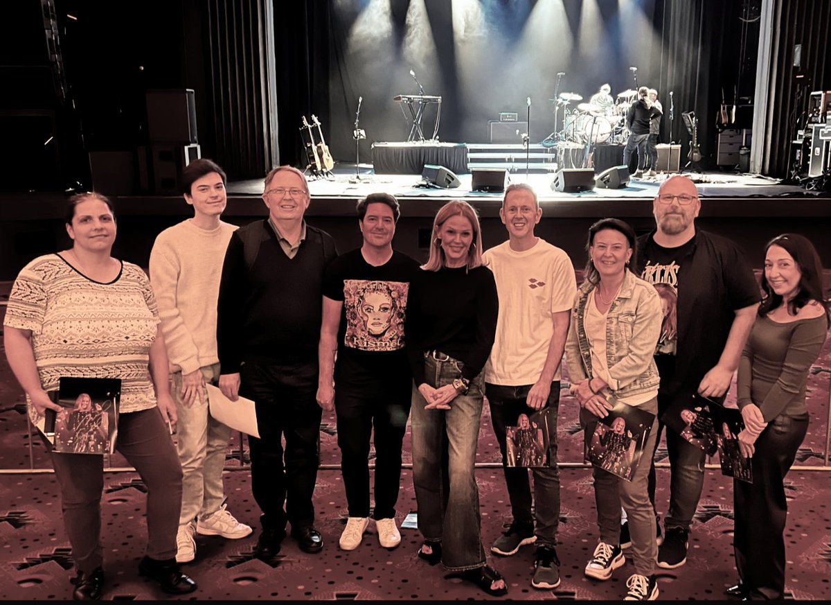 Belinda Carlisle 💙 tweet media