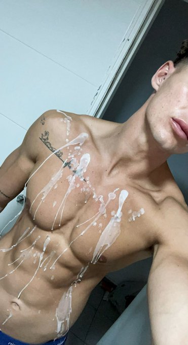 leonvers7's tweet image. What more can I ask for, I'll cum 😜 🍆🍑