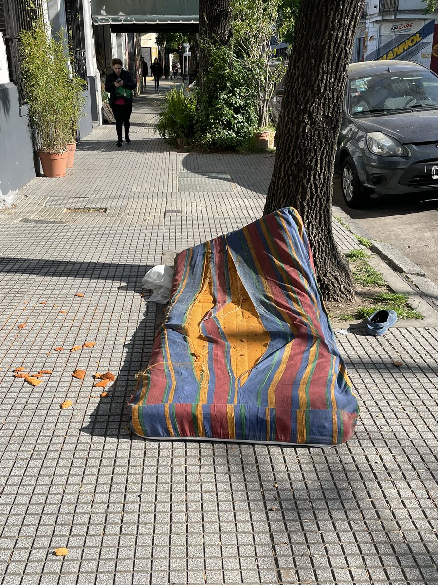CVALEIRO's tweet photo. @bacomuna7 por qué una vez x semana lavan los pasajes de las artes, el progreso, etc. mientras Centenera es una
Mugre llena de ratas y de basura desperdigada que ningún barrendero barre? https://t.co/tWAY0gE3dT