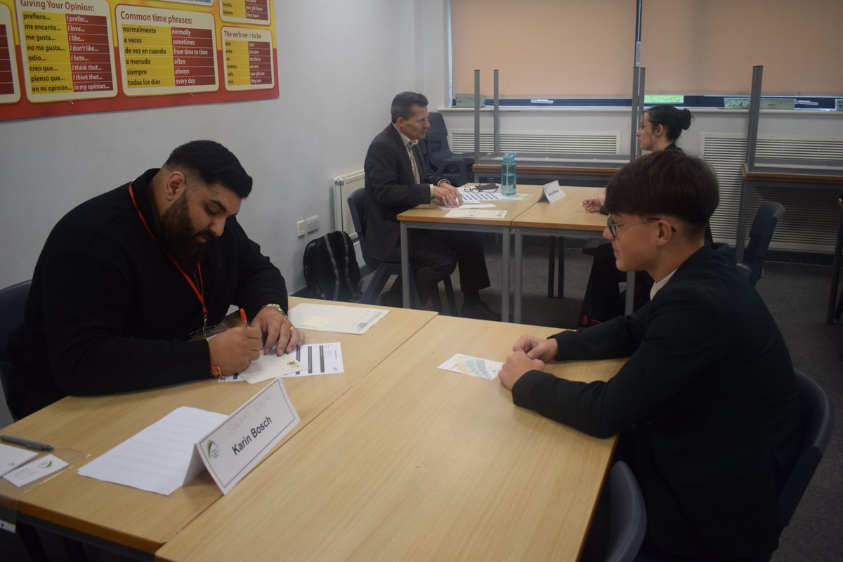 TrinityAcademyH's tweet image. As part of the academy’s ‘Curriculum for Life’ programme our Year 11 students took part in a ‘Mock Interview Day’ this week 😁A huge thank you to all all our attendees, who kindly gave their time to meet our students and made the day a huge success! 🫶 #Interview #Thanks