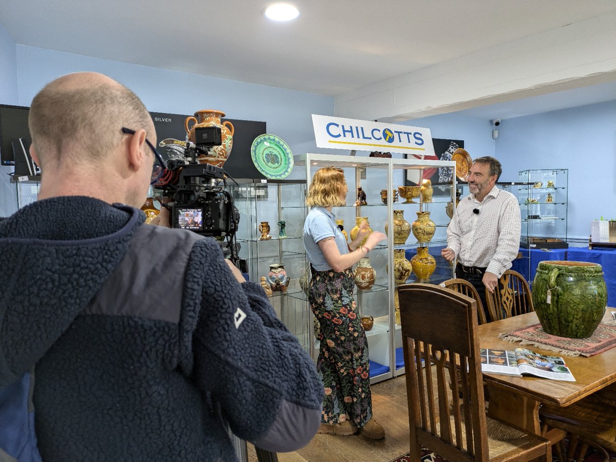 Looking forward to seeing this later on <a href="/BBCSpotlight/">BBC South West</a> - thanks <a href="/JohnnyR_TV/">JOHNNY RUTHERFORD</a> for visiting <a href="/Chilcottsdevon/">Chilcotts Auctioneers</a> to find out about North Devon Fishley pottery!