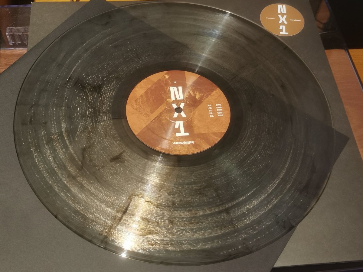NX1 - Shaked Ear is out eveywhere. Vinyl and digital now available through our Bandcamp. 5 techno crushers from the almighty Spanish duo ⚠️ #BandcampFriday  earwiggle.bandcamp.com/album/nx1-shak…