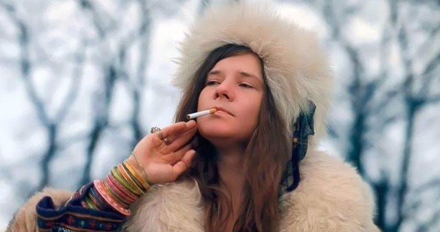 blindadosalas1's tweet photo. #InMemoriam El 04/10/1970 murió JANIS JOPLIN 🇺🇸 una de las figuras más influyentes del #RockNRoll y #RythmNBlues en toda su historia. #Grammy #HOF (1995) La causa de su deceso fue Sobredosis de Heroína. Tenía solo 27 años. Fue la primera en ser considerada gran estrella del #Rock https://t.co/rAHyW4XeKb