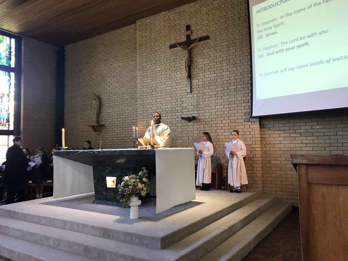 NDS_Chaplaincy's tweet photo. We have celebrated a beautiful Mass in the Prep School this morning. Fr Stephen led us in giving thanks to God for the gifts of the harvest. https://t.co/LAXl9YtPTW