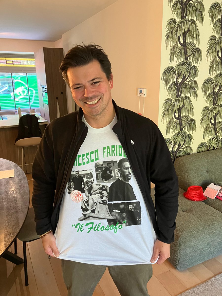 pakschaalpodcas's tweet photo. 🎙️🆕 S05E07: Alles over Arco’s Farioli-shirt 

🤔 De voorhoede Gaaei-Akpom-Wijndal
📞 Expert @knipping_tom over financiën Ajax en bom onder transfersysteem
🇨🇿 Bellen met @LentinGoodijk in Praag
❤️‍🔥 Getafiaans Ajax

https://t.co/cAwEt2SDqt
https://t.co/ZCP5xhiQZA https://t.co/9PnGqoh0ZX