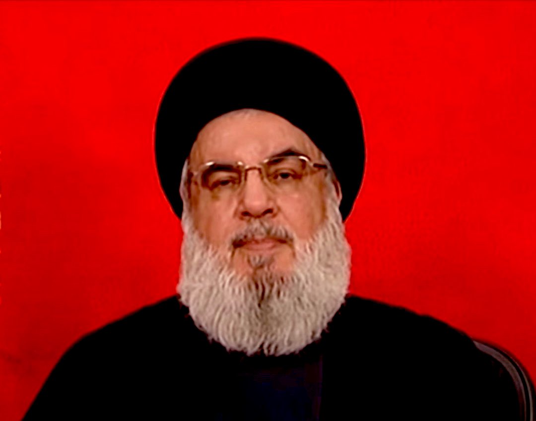 في  #يوم_الجمعة ساعة استجابة

لا تنسوا الدعاء على هذا المجرم ، أسأل الله أن يعذبه عذابا شديدا