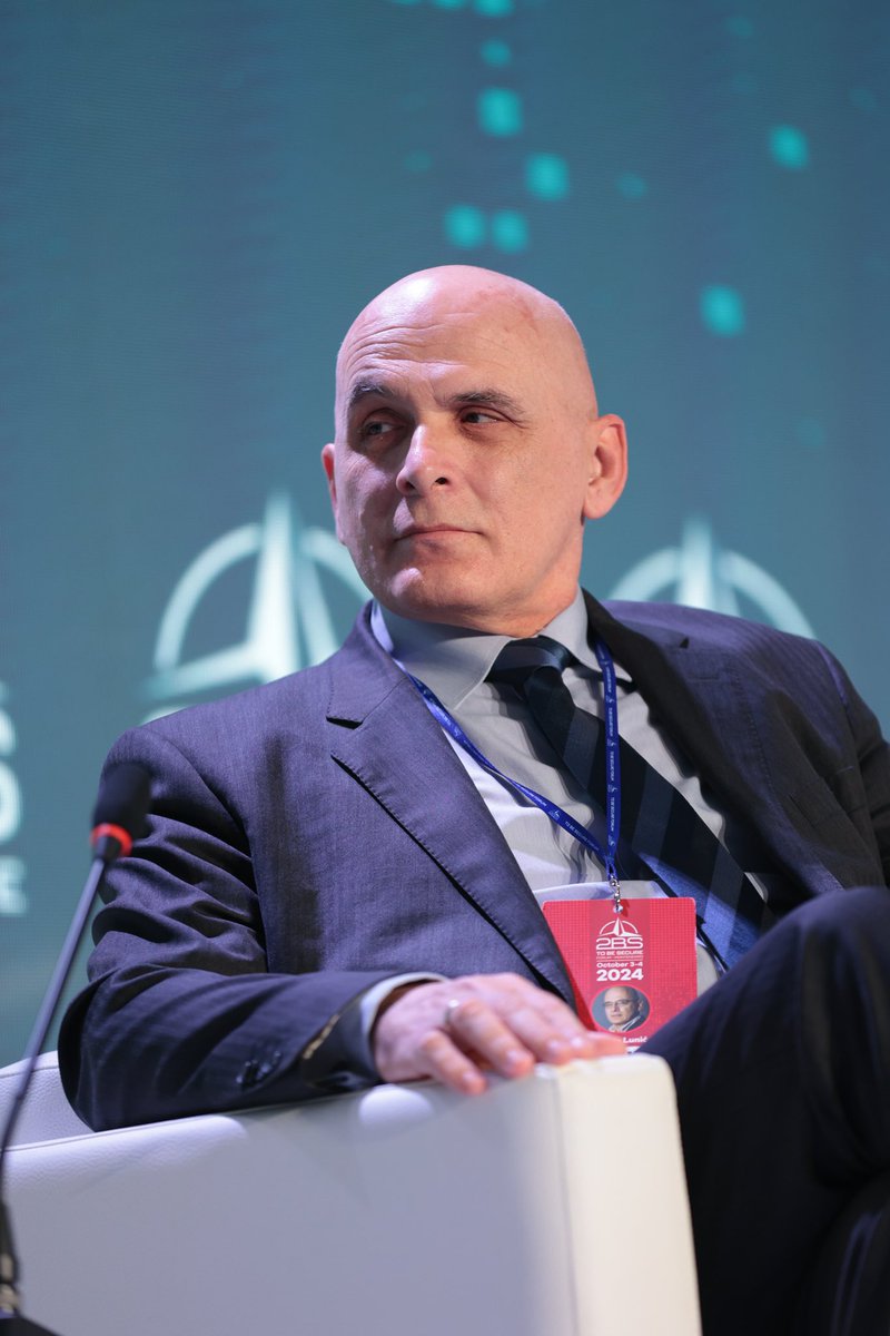 acm_ascg's tweet photo. “If we look at what is stated in Serbia’s  National Security Strategy and the Defense Strategy, there are no indicators suggesting that we should enhance military capabilities at this moment, as there is no threat of conflict.” 

🎙️@Lunic_Nikola  

#2BSForum #2bs2024 https://t.co/OOJpyaL8uG