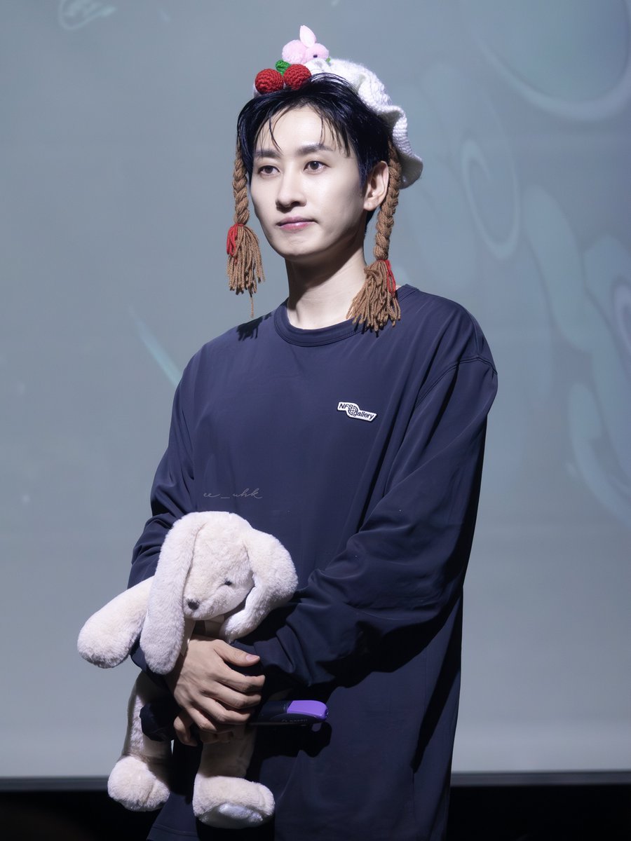 ee_uhk's tweet photo. 241004 사운드웨이브 팬싸

🐰🍒

#은혁 #EUNHYUK https://t.co/Yfmiu1Wskc