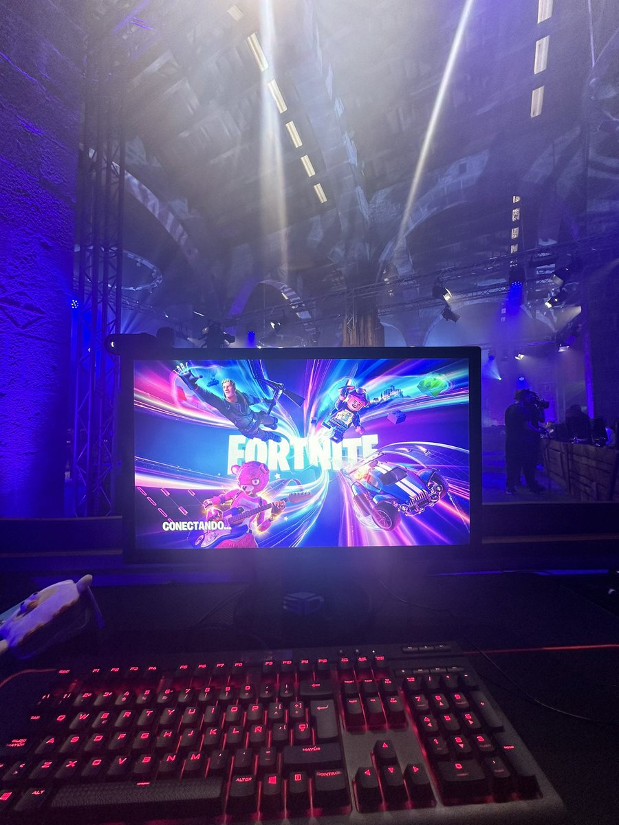 ༺𝒢ℯ𝓇𝓂𝓃 𝒿𝒽ℴ𝓃𝓈༻ tweet media