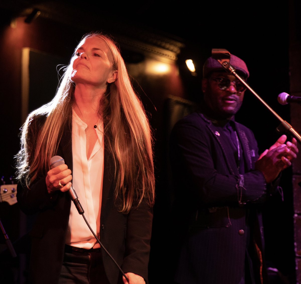 Shots from my Cutting Room show with Madeleine Peyroux. Will post new dates soon. Love and miss you all like crazy!
#livemusic #band #singersongwriter #newmusic #newyorkcity #songwriter #nyc #piano #acousticguitar #bass #djembe #newsongs #madleinepeyroux