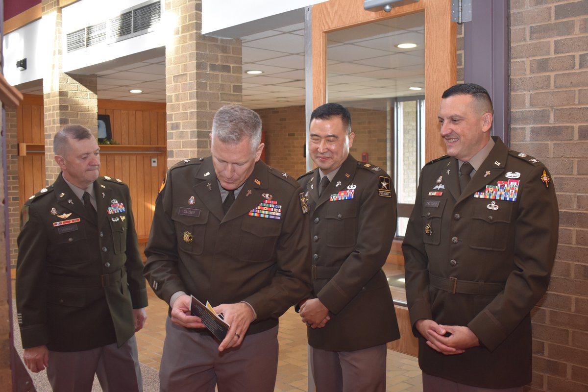 usairl2022's tweet image. Chaplain (LTC) Kevin Trimble was promoted at the Fort Jackson Main Post Chapel on Oct. 4. Congratulations!!!
#ArmyChaplain | #LiveTheCall | #ForGodAndCountry