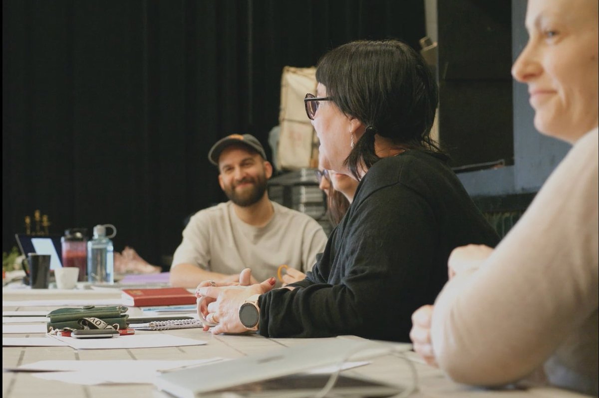 ✨ 𝐁𝐨𝐧𝐧𝐞 𝐣𝐨𝐮𝐫𝐧𝐞́𝐞 𝐦𝐨𝐧𝐝𝐢𝐚𝐥𝐞 𝐝𝐞𝐬 𝐞𝐧𝐬𝐞𝐢𝐠𝐧𝐚𝐧𝐭·𝐞·𝐬 à vous tou·te·s, passeur·se·s passionné·e·s qui éveillez les consciences et stimulez les esprits de cette jeunesse d'aujourd'hui qui formera les citoyens de demain. ✨