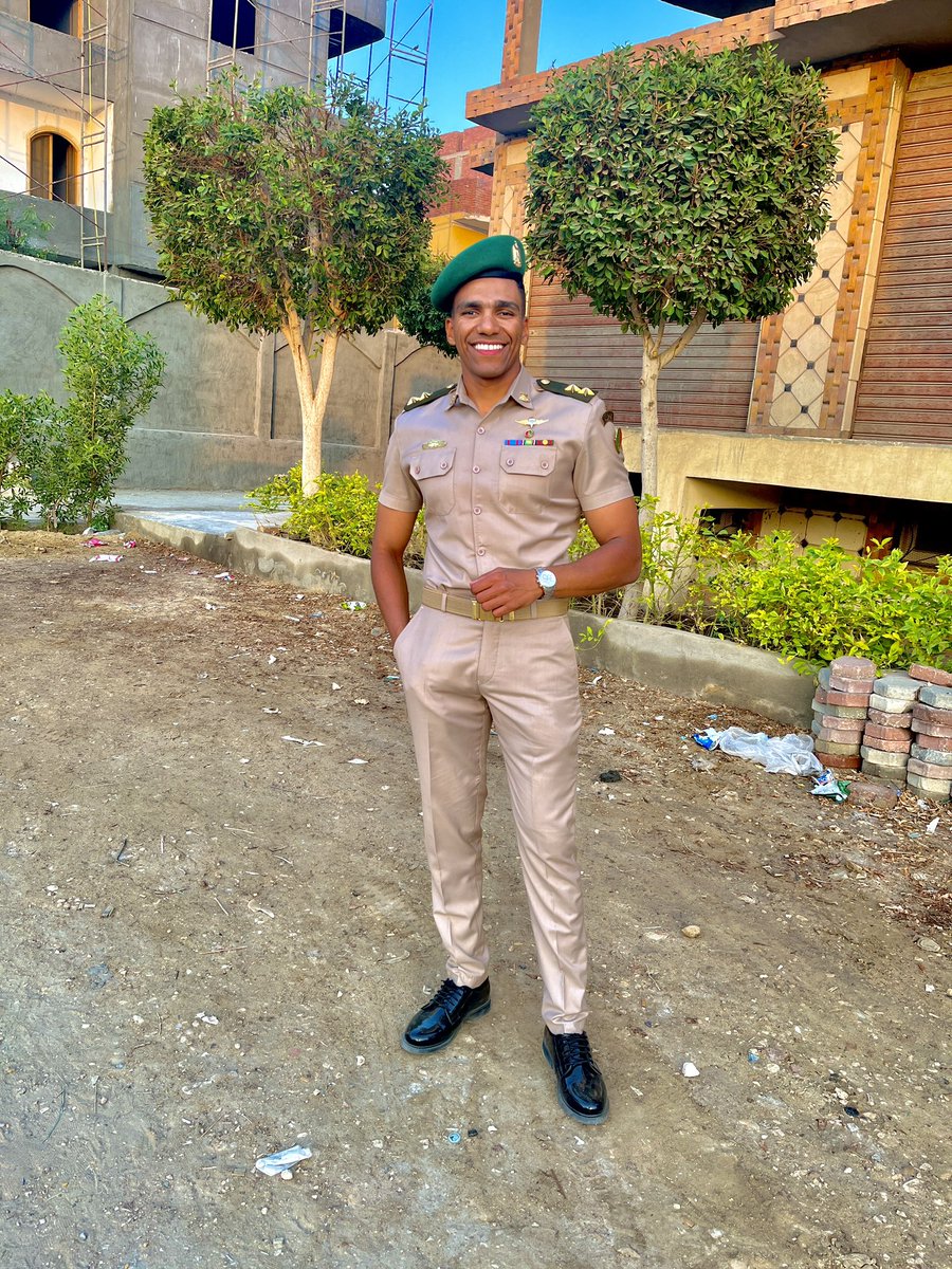 بين الحلم والامنيه،،، الاشياء الجميله تختبئ خلف العسر دائما،ليفاجئ الله صبرنا بكرم عطاياه. ✨✨
الحمد لله حمدا طيبا وابدا رسميا ملازم اول مهندس /سامح صابر ⭐️⭐️