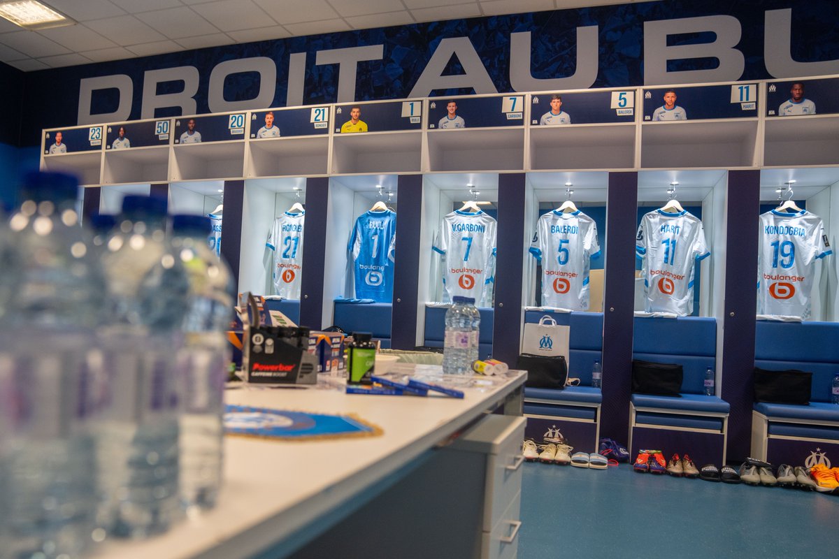 OM_Officiel's tweet image. Tout de 𝒃𝒍𝒂𝒏𝒄 vêtu ce soir 👕