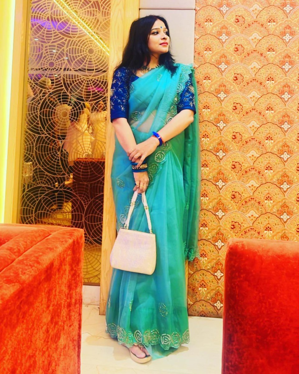 kashikichhavi's tweet image. There is some special kind of beauty in saree. They just bring out the beauty inside.... 
🦋💚

#SareeLover💙💚
#GreenEverywhere #happyme 🌿
upload and quote your look in saree 😍