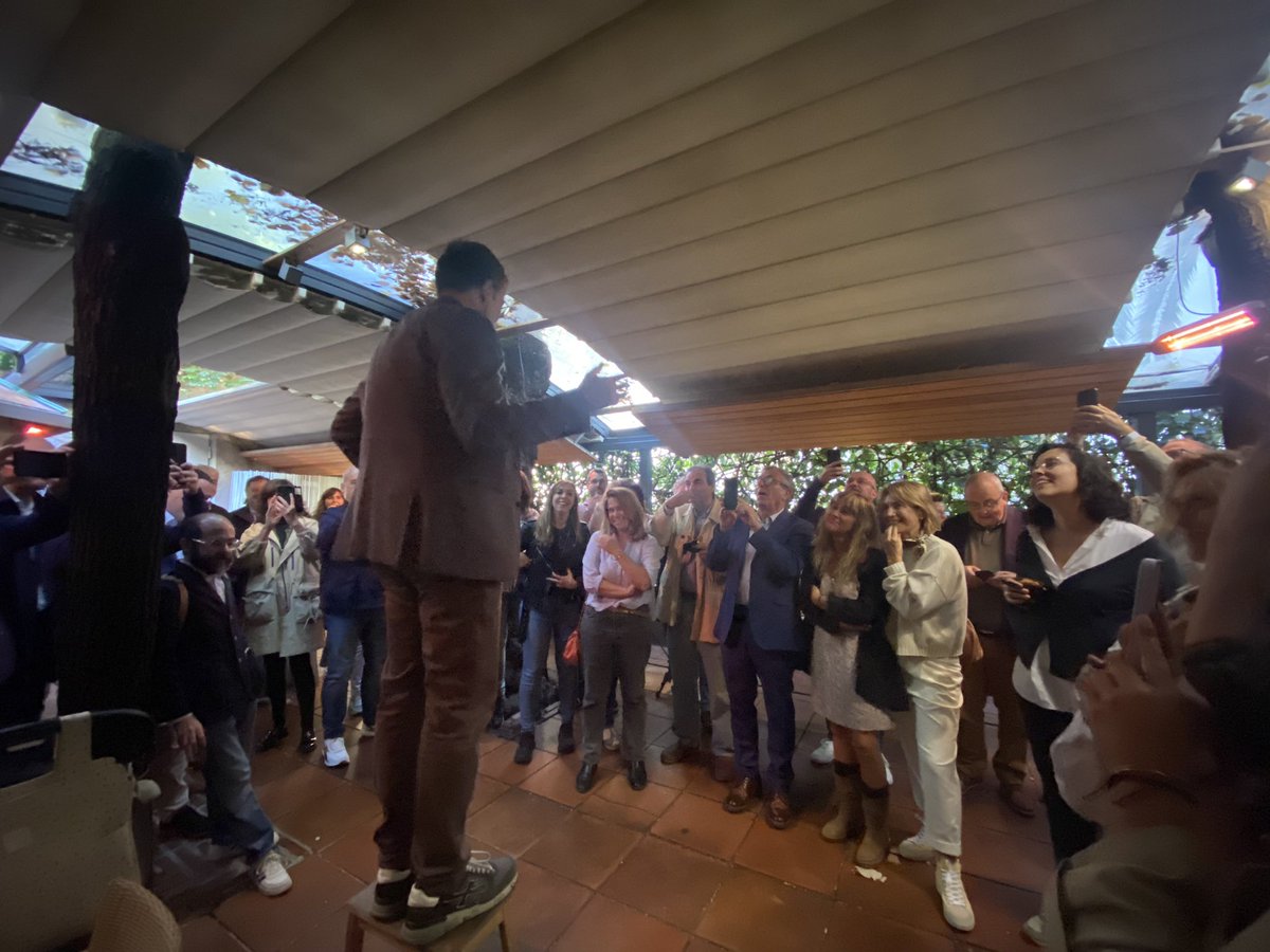 Marina Llansana (@marinallansana) on Twitter photo Una de les virtuts de <a href="/xgraset/">Xavier Grasset i Foraster</a> és que és capaç de posar d’acord (sense ni saber-ho!) més de 40 persones que tenim opinions fermament contraposades en la majoria de coses. Grasset, t’estimem! #Comiat #Mes324 #tv3 Una de les virtuts de <a href="/xgraset/">Xavier Grasset i Foraster</a> és que és capaç de posar d’acord (sense ni saber-ho!) més de 40 persones que tenim opinions fermament contraposades en la majoria de coses. Grasset, t’estimem! #Comiat #Mes324 #tv3