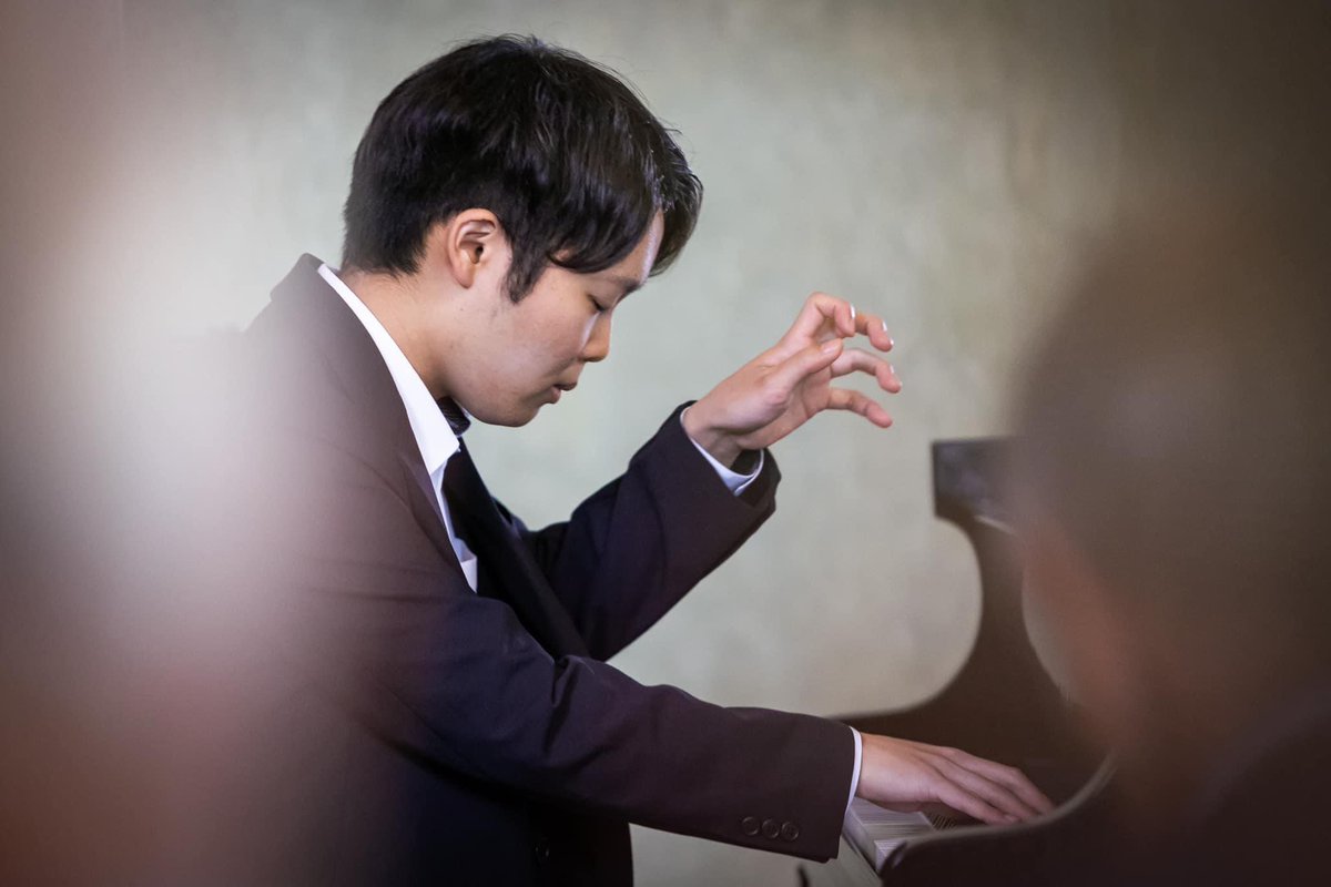 イタリア、モンツァで開催されている第27回Rina Sala Gallo Monza International Piano Competition にて三度の予選を経てファイナリストに選出していただきました✨
明日ミラノ交響楽団とメンデルスゾーンを共演予定です。
最後まで見守っていただけたら幸いです🙏