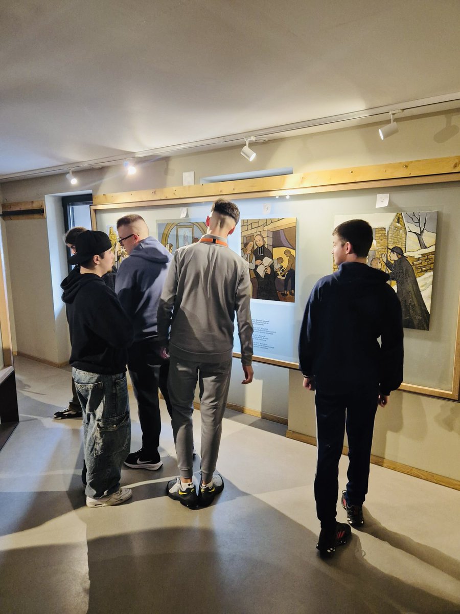 cahalane_n's tweet photo. Marist student leaders visiting La Valla, exploring Champagnat’s journey as part of their student leadership programme @moylepark 
A fantastic opportunity for these wonderful young leaders! Thank you @MaristLeigh @MaristEducation @MPCmaths @RYANER2000 for coordinating the event! https://t.co/lcndykEkWp