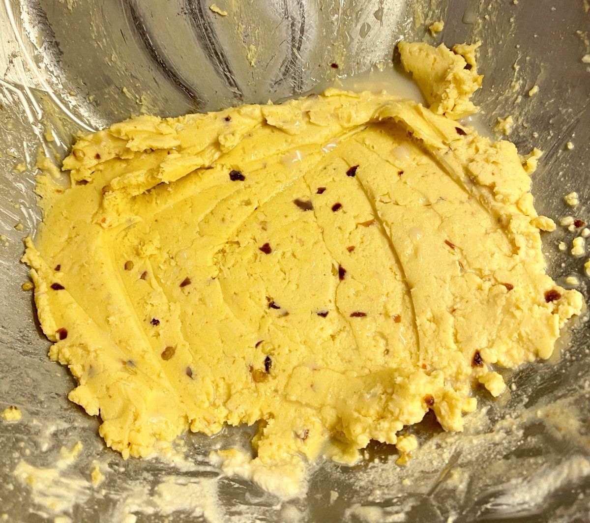 Sriracha butter with Aleppo chilli flakes. She’s got some poke 👍🏼