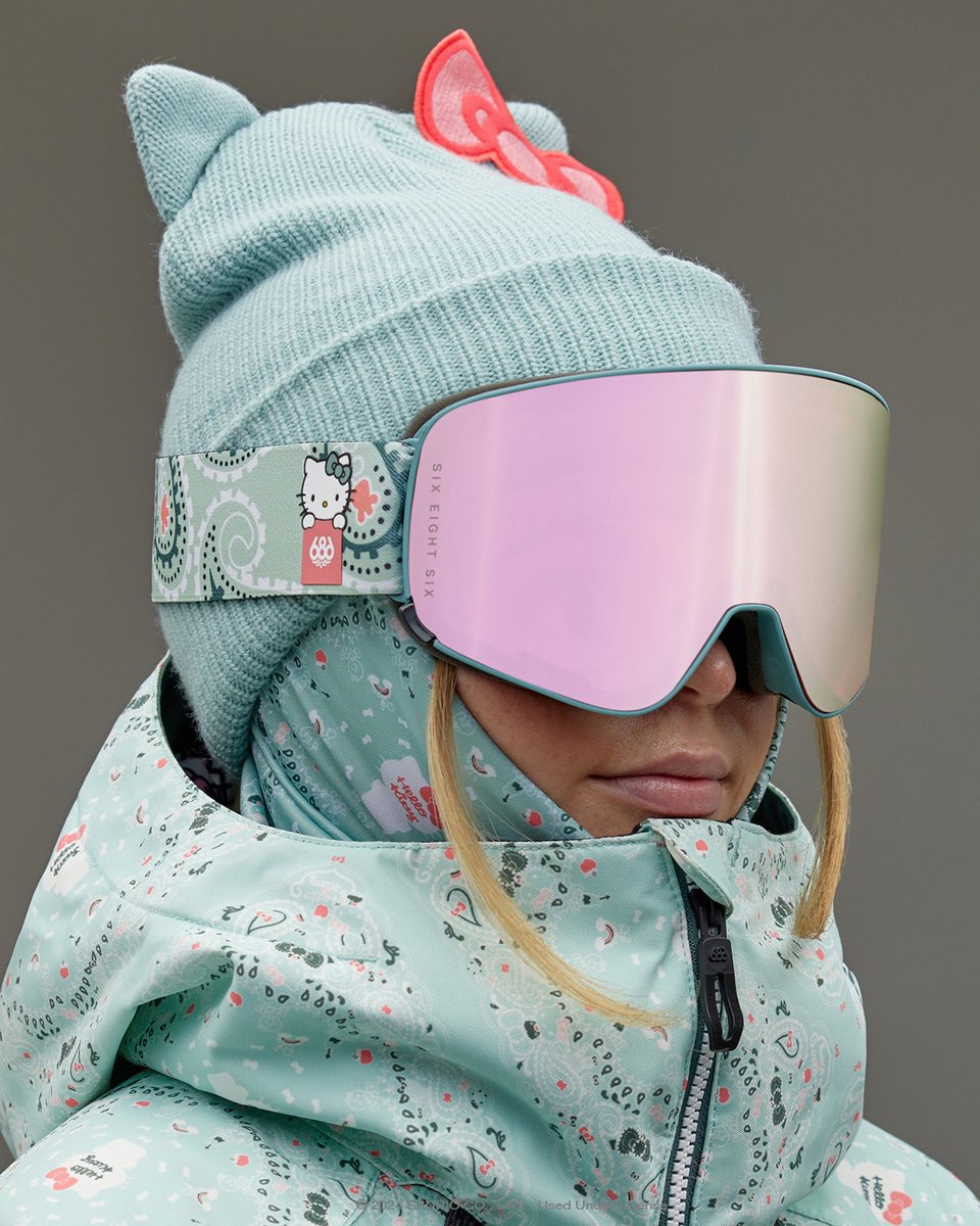hellokitty's tweet photo. Ready for the snow ❄️ @686 x Hello Kitty is available now: https://t.co/qKo6Mraiol https://t.co/f1wTYZWzsf