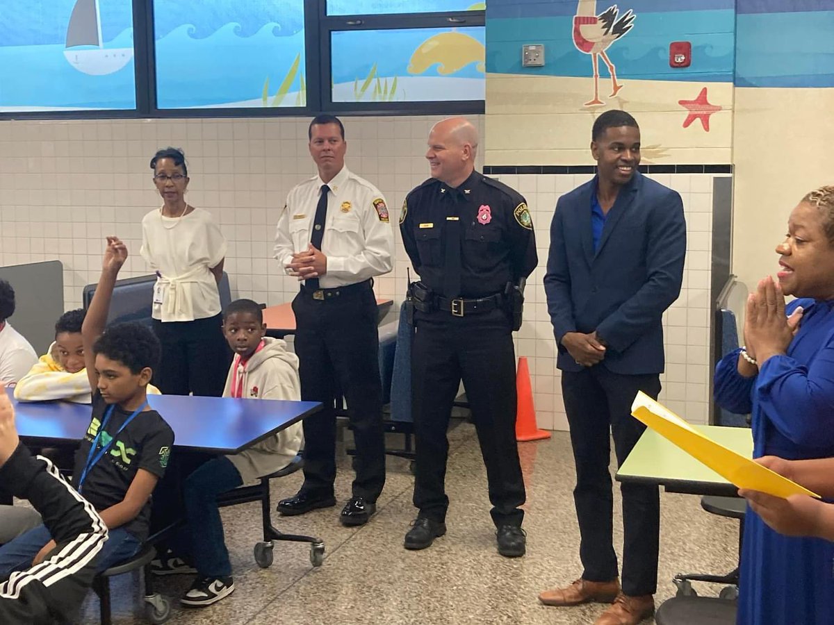 NNPS YouthDev (@nnpsyouthdev) on Twitter photo This morning, <a href="/CityofNN/">City of Newport News</a> top leaders, Mayor Phillip Jones, <a href="/NewportNewsPD/">Newport News Police Department</a> Chief, Steve Drew, NN Fire Chief, Wesley Rogers, and <a href="/nnschools/">Newport News Schools</a> Superintendent, Dr. Michele Mitchell spent the morning with Sanford Elementary School students in the RISE! Male Empowerment Program. This morning, <a href="/CityofNN/">City of Newport News</a> top leaders, Mayor Phillip Jones, <a href="/NewportNewsPD/">Newport News Police Department</a> Chief, Steve Drew, NN Fire Chief, Wesley Rogers, and <a href="/nnschools/">Newport News Schools</a> Superintendent, Dr. Michele Mitchell spent the morning with Sanford Elementary School students in the RISE! Male Empowerment Program.