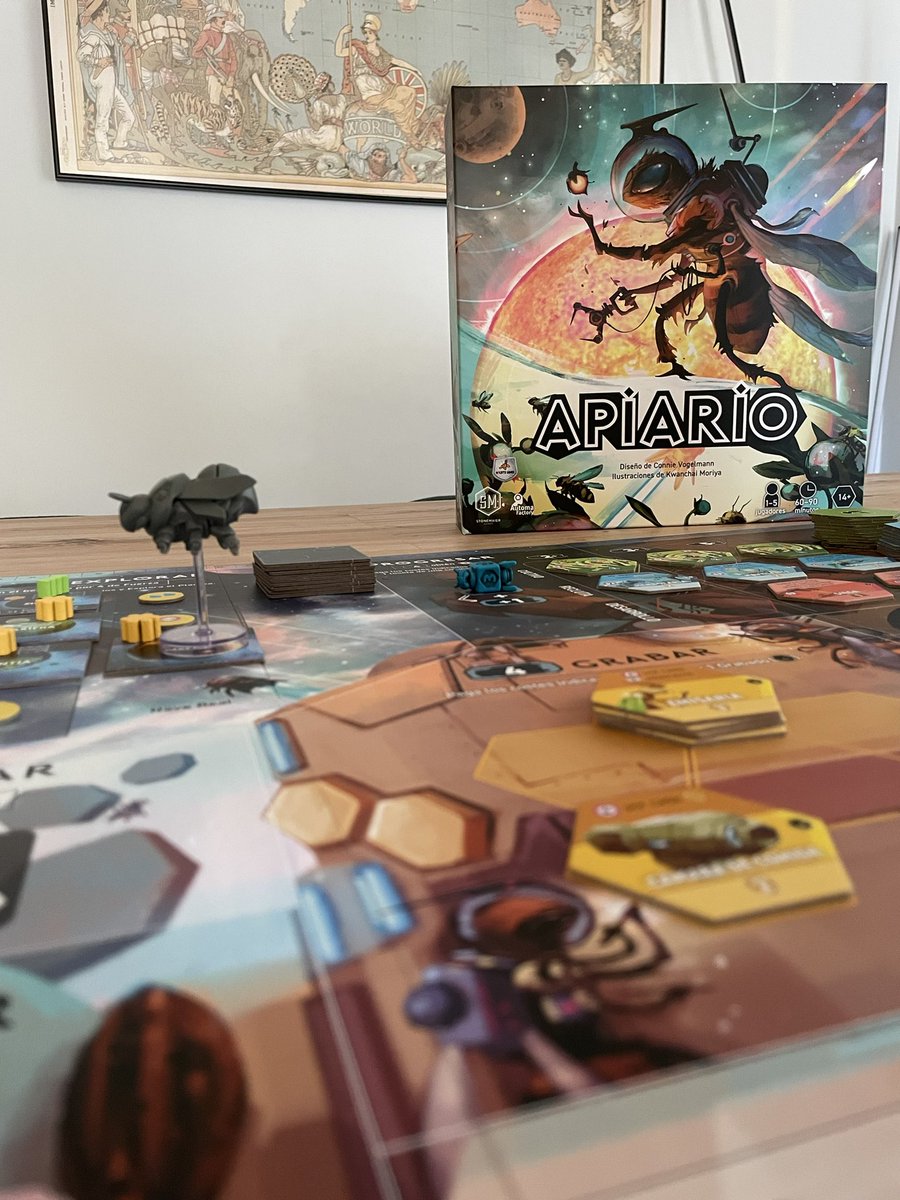 DonBombis's tweet photo. Primera partida a #Apiario de @MalditoGamesES 🤩 juego de colocación de trabajadores con loseteo que me ha gustado bastante. Habrá que ir subiendo el nivel del automa, aunque ha sido la partida bastante ajustada 🐝 🪐 🍯 https://t.co/kKmHe5Gsd0