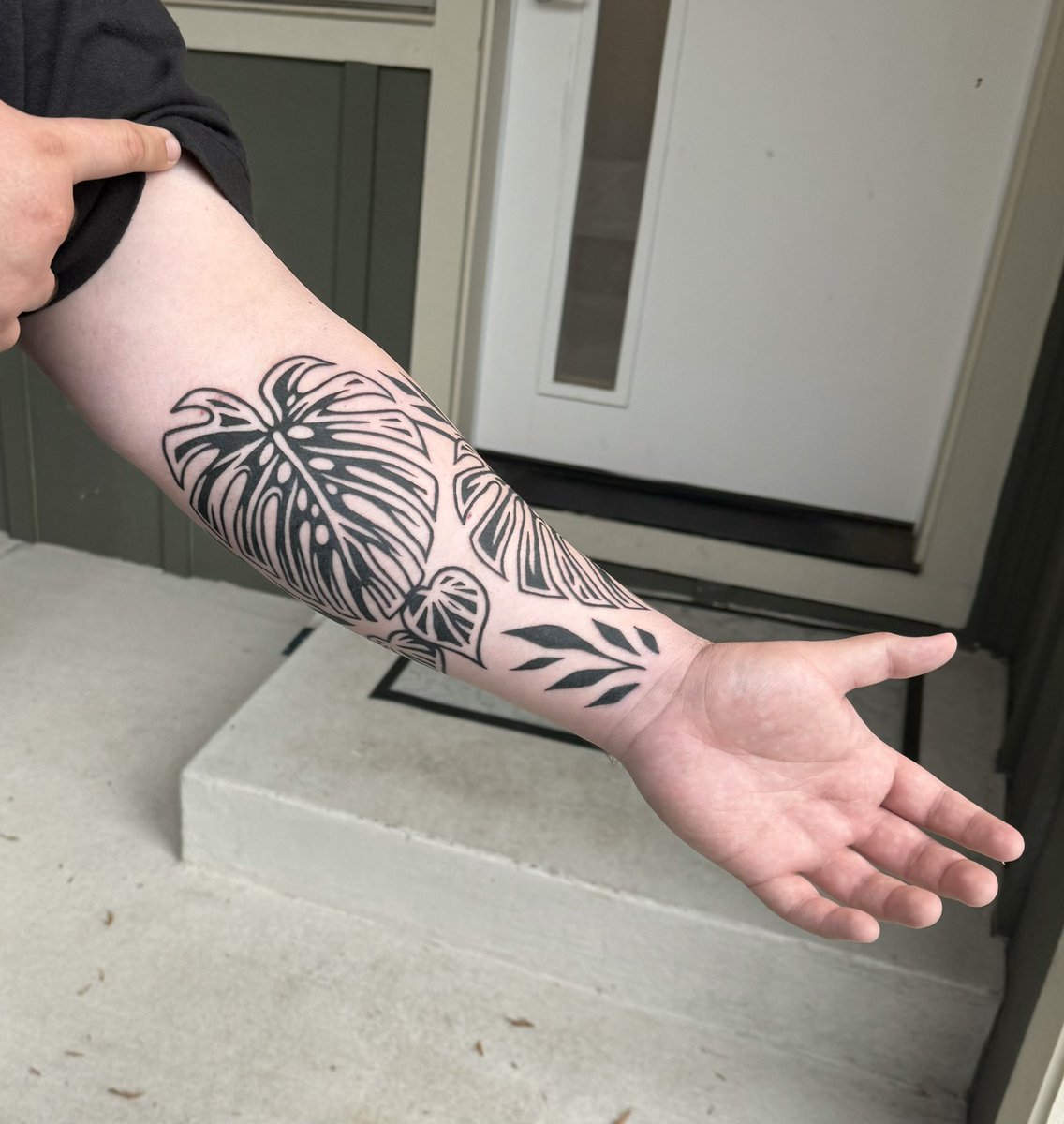 arrangerecs's tweet photo. botanical sleeve from ruth calloway at cowgirl tattoo https://t.co/AVccJqW1Fr