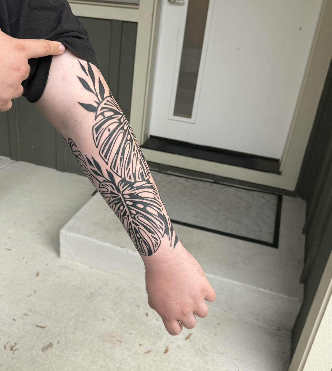 arrangerecs's tweet photo. botanical sleeve from ruth calloway at cowgirl tattoo https://t.co/AVccJqW1Fr