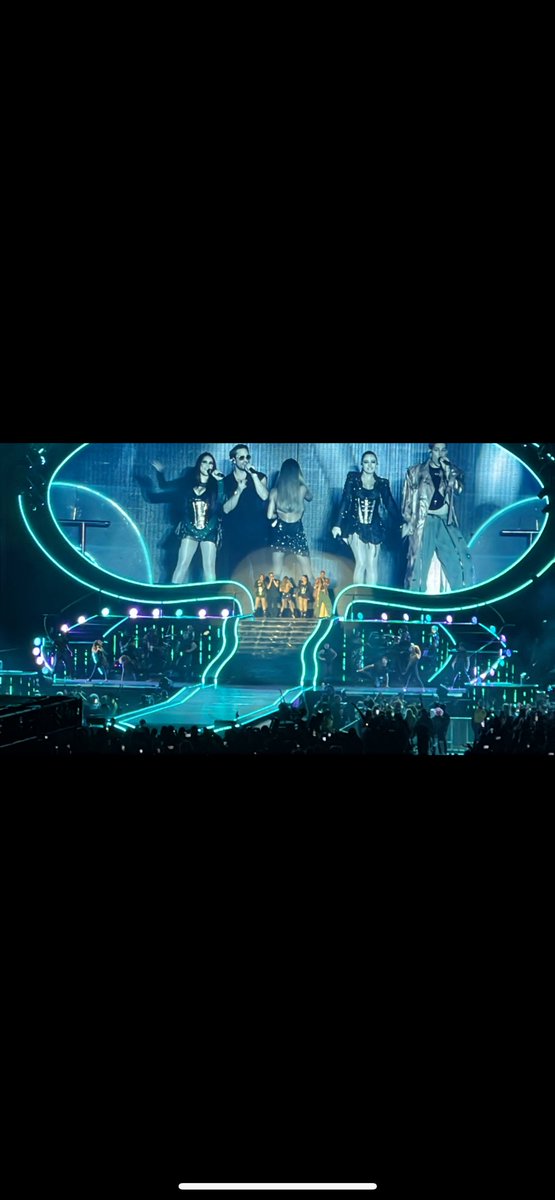 naty24595's tweet photo. Feliz día mundial de RBD!!! 20 años y este amor por ustedes sigue intacto. Marcaron una generación y lo siguen haciendo ❣️❤️😍 #DiaMundialDeRBD #Rebelde #20anos https://t.co/JhS00BQ07t