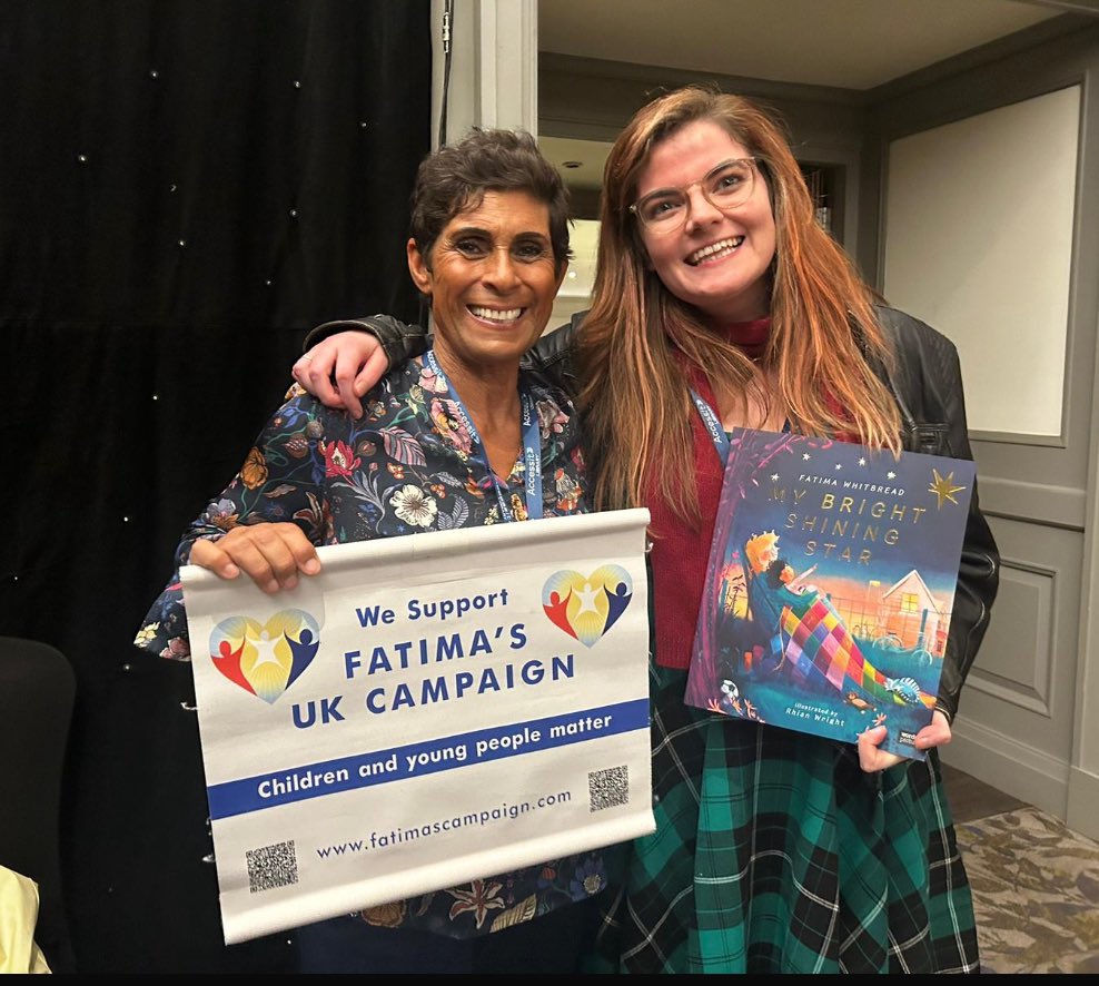 Clara ☕📚🍂 tweet media