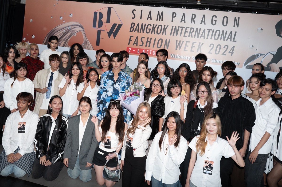 Grow up 💙

Bangkok International Fashion Week 2024 : Visionary Stage <a href="/siam_center/">Siam Center</a> 

#SiamCenterBIFW2024 #VisionaryStage #SiamCenter #TheIdeaopolis #BeInspired #BeTheFirst #BIFW2024

#FortFTS #ComeFortZon #BabyFeat
