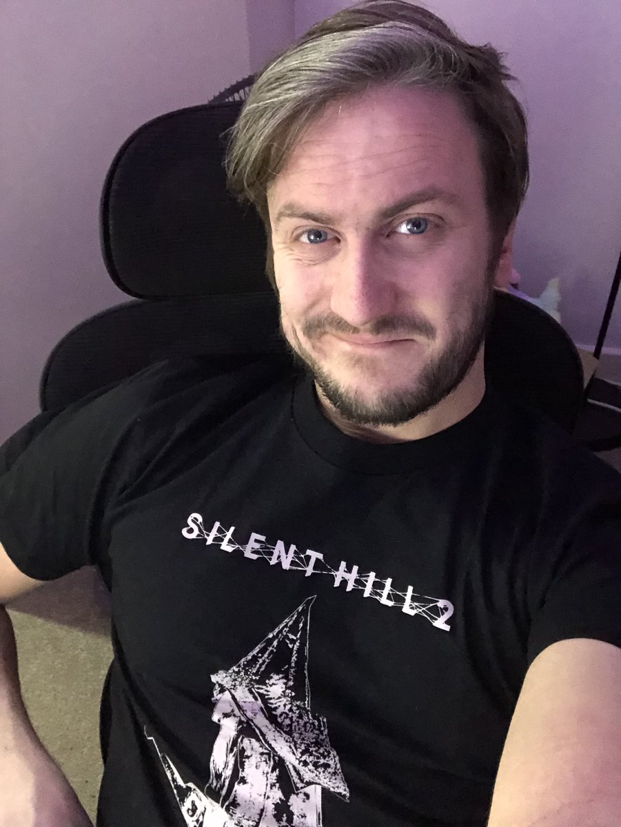 Getting to play Silent Hill 2 a little early thanks to <a href="/KONAMIUK/">KONAMI UK</a> they even sent me this nifty shirt!

twitch.tv/breeh