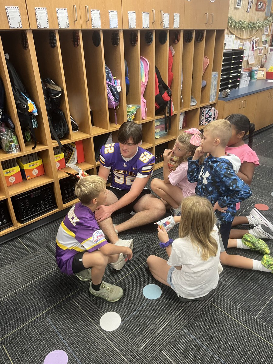 Library_LHHS's tweet photo. More pics from this morning’s PantherTales visit! @bbes_library @LH_Panthers_FB https://t.co/SpyPB985xm