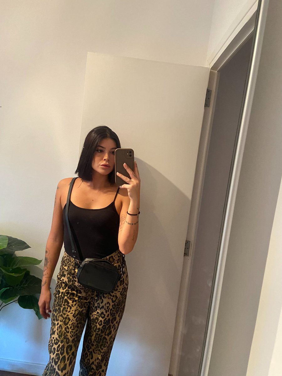 anasinmas97's tweet photo. lista para empezar el viernes y vosotros?😍😍
#viernesde 
#cute
#onlyfans https://t.co/ikhOz9Yk2Z