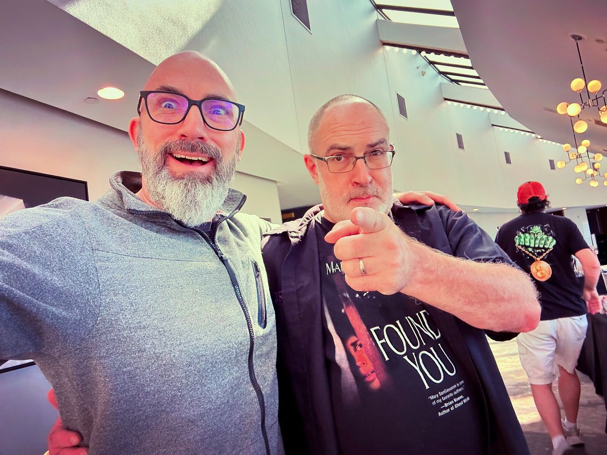 BRIAN KEENE IS IN ST. LOUIS #scaresthatcare #authorcon <a href="/ScaresThatCare/">Scares That Care!</a> <a href="/BrianKeene/">Brian Keene</a>