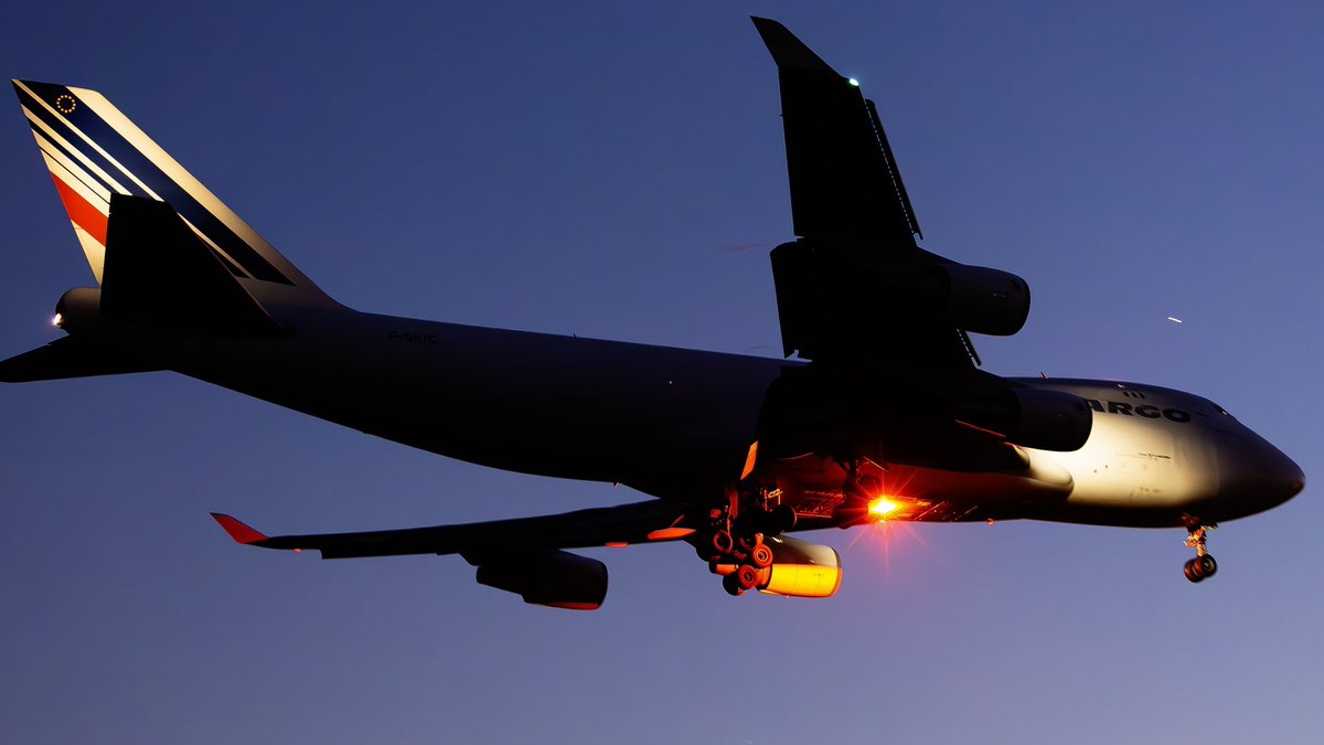 GFBAvPhoto's tweet image. Fitting for #freighterfriday is this set from 2013.  I took this during a relatively short time where I focused on airborne shots at night.
#IAH #KIAH  #AvGeek #HoustonSpotters #HoustonPhotographer #gfb_2024 #airfrance #B747 #queenoftheskies #fgiuc #nightmoves