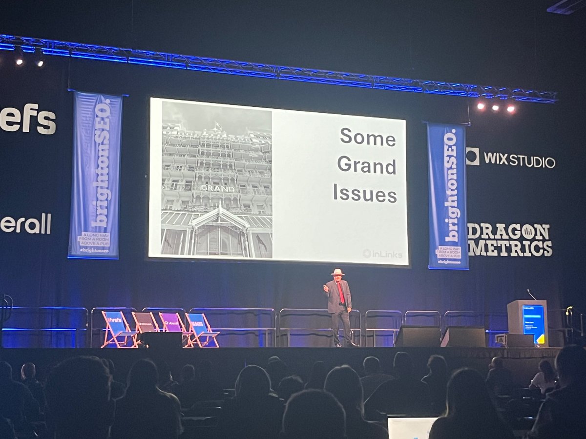 Loving the talk AND the hat from <a href="/Dixon_Jones/">Dixon Jones</a>  on the main stage <a href="/brightonseo/">brightonSEO</a>!!! <a href="/katielingoyork/">Katie Taylor-Thompson</a> ‘s intro 💪💪💪
