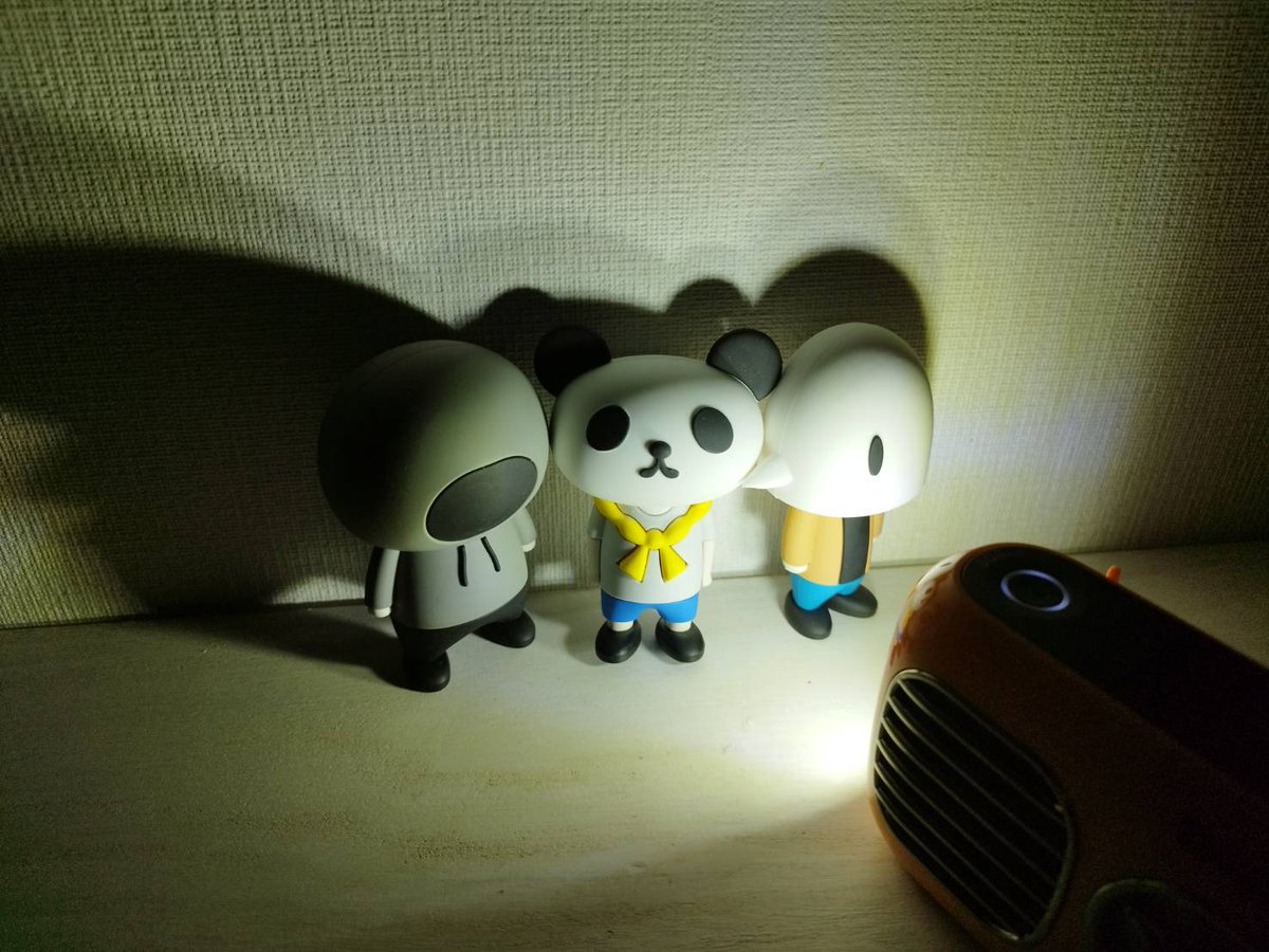 sugiru2's tweet photo. 明日どうせなら本物のラジオで聞きたくて買ってしもうた。
ただ、驚くなかれラジオ以外にも右側から風を出せたり、左側から光を出せたりする！
#ナポ男α https://t.co/V7pm9wqkno