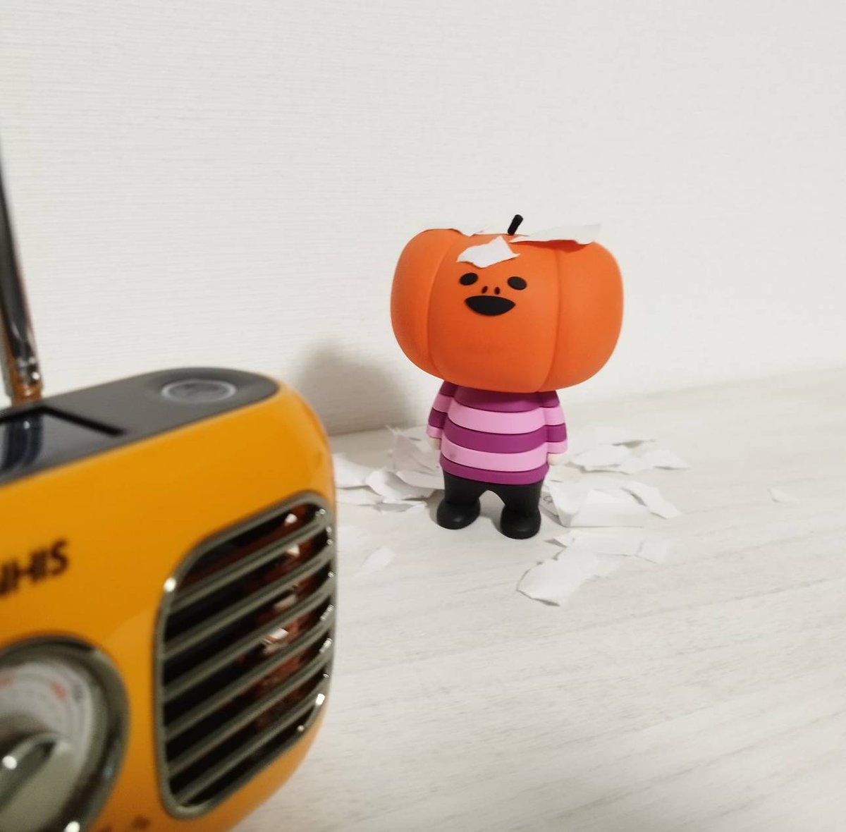 sugiru2's tweet photo. 明日どうせなら本物のラジオで聞きたくて買ってしもうた。
ただ、驚くなかれラジオ以外にも右側から風を出せたり、左側から光を出せたりする！
#ナポ男α https://t.co/V7pm9wqkno