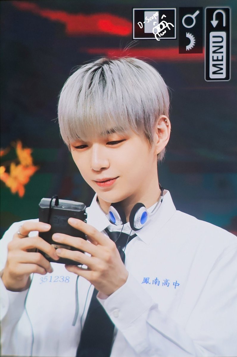 hwangniel's tweet photo. school crush https://t.co/RLLSBTzIBb