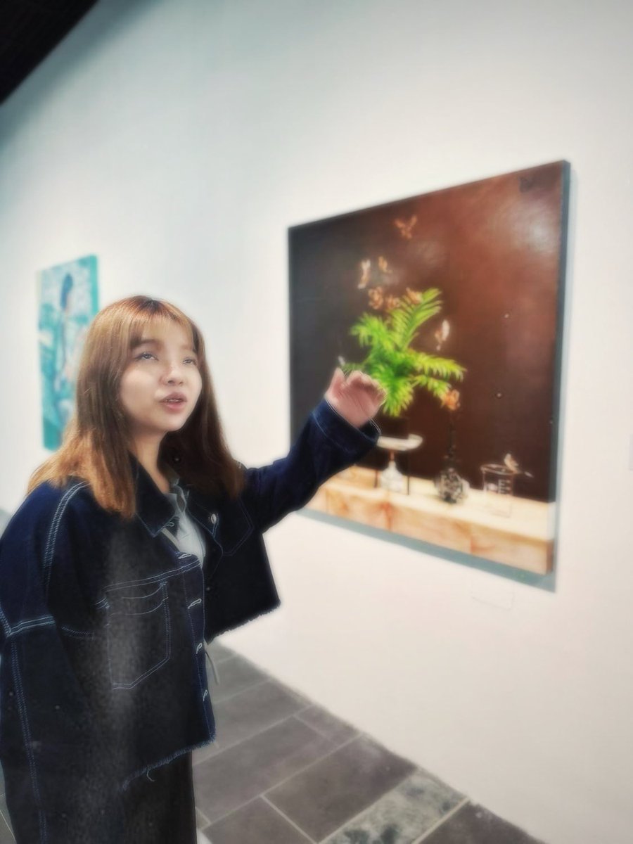 同一個朋友拍我

所以說有時候大家認不出我也是正常的╮(￣▽￣"")╭ https://t.co/lTRo5zxTxA